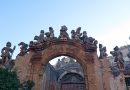 Arco interno con sculture